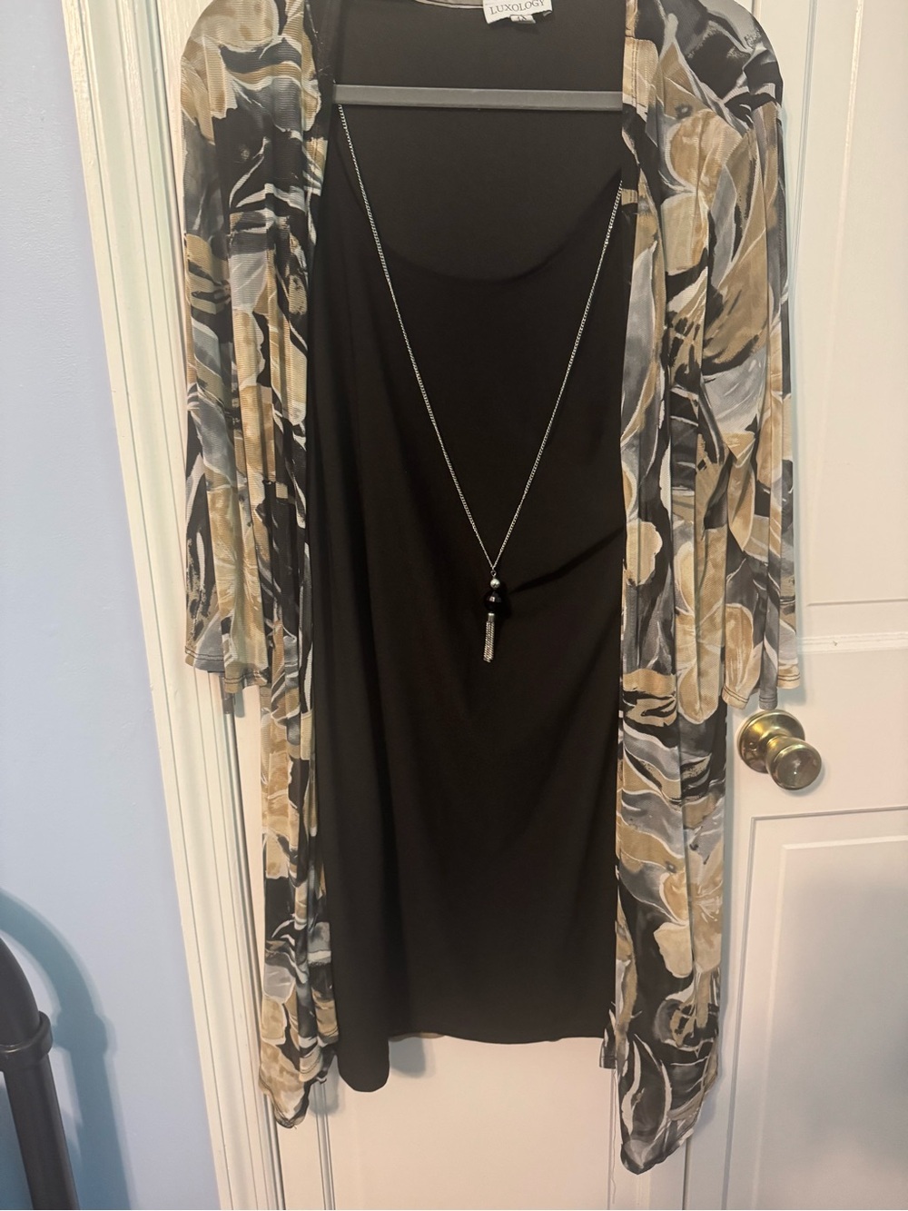 Gorgeous ElegabtLuxology 1X Black Dress with Floral Mesh Cardigan & Necklace Set - Picture 2 of 7